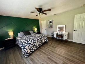 The Lighthouse Pet Friendly Hot Tub BBQ Sleeps 11